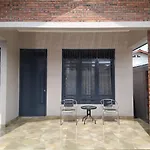 Tropical Cozy House In The Heart Of Medan