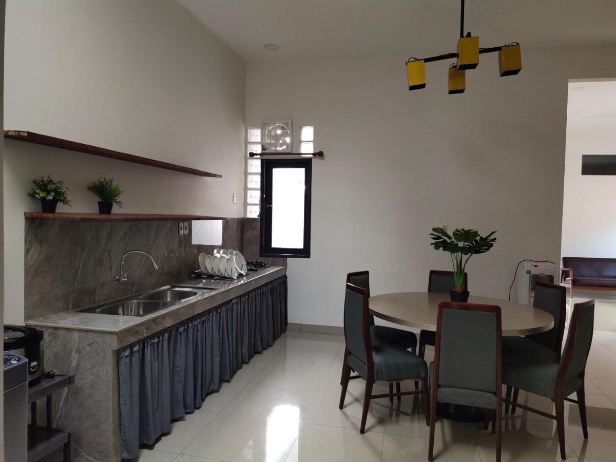 Tropical Cozy House In The Heart Of Rumah liburan Medan