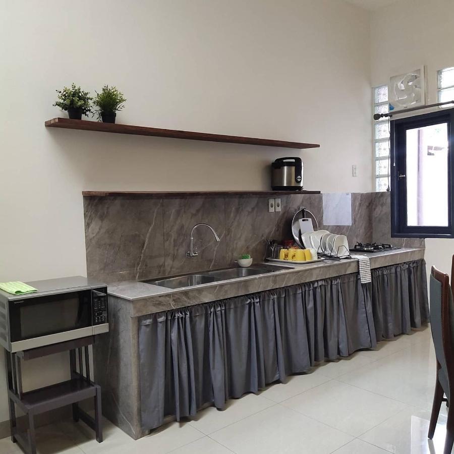 Tropical Cozy House In The Heart Of Rumah liburan Medan